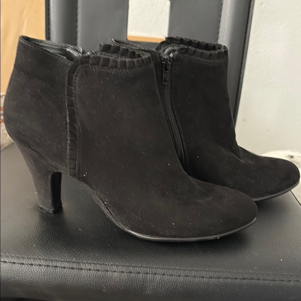 Elegant Black Ankle Boots